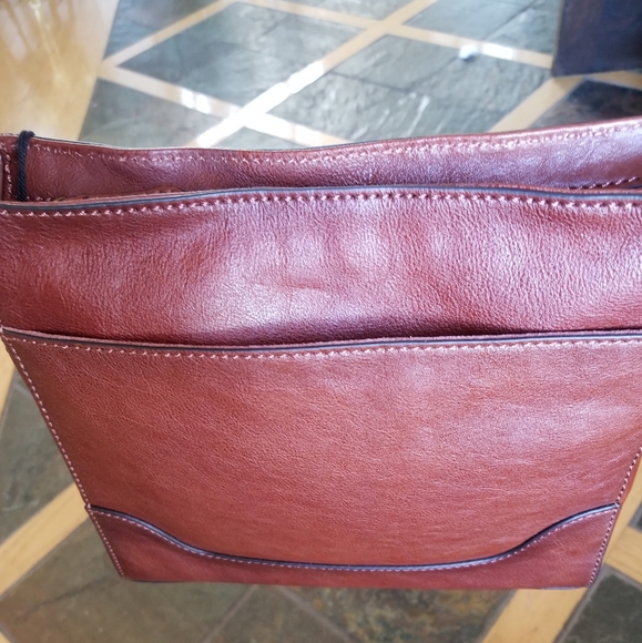 Authentic Frye Messenger Crossbody w Storage Bag! - Picture 5 of 7